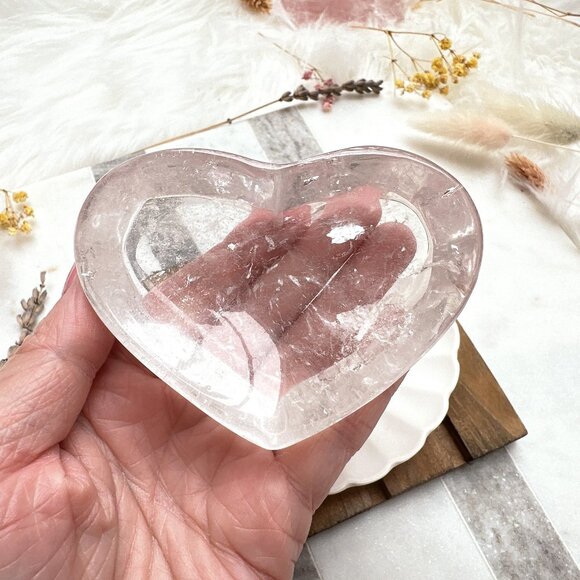 Small Clear Quartz Heart Bowl/Dish - Picture 5 of 9